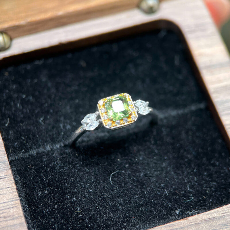 Nhẫn đá quý nữ cao cấp